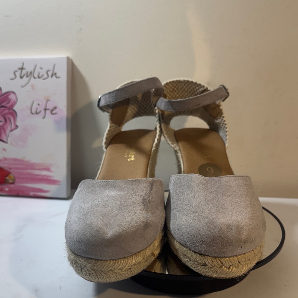 Paseart Women's Light Gray Suede Ankle-Strap Wedge Espadrilles - Size 9 - Picture 3 of 10